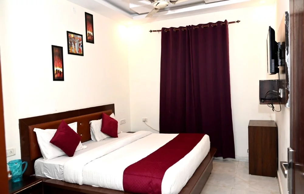 Premium deluxe room for Haridwar spiritual and family stay